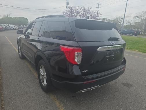 Agate Black Metallic 2023 Ford Explorer XLT