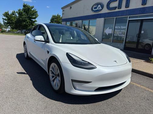 Pearl White Multi-Coat 2022 Tesla Model 3 Long Range