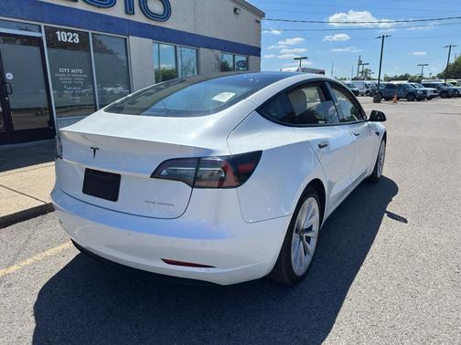 Pearl White Multi-Coat 2022 Tesla Model 3 Long Range