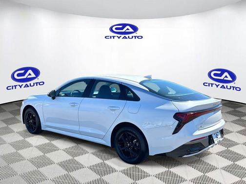 Snow White Pearl 2025 Kia K5 LXS