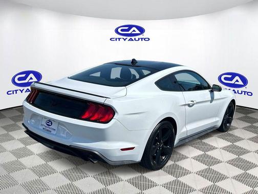 2021 Ford Mustang EcoBoost