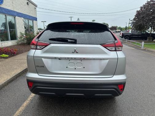 Alloy Silver Metallic 2025 Mitsubishi Eclipse Cross ES
