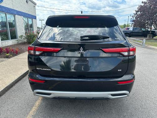 Black Diamond 2023 Mitsubishi Outlander SE S-AWC