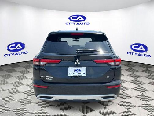 Black Diamond 2023 Mitsubishi Outlander SE S-AWC