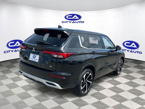 Black Diamond 2023 Mitsubishi Outlander SE S-AWC