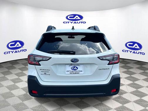 Crystal White Pearl 2023 Subaru Outback Premium