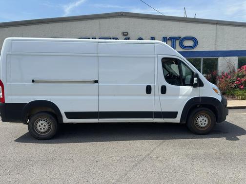 Bright White Clearcoat 2025 RAM ProMaster 2500 Tradesman