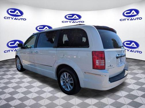 2010 Chrysler Town & Country Limited