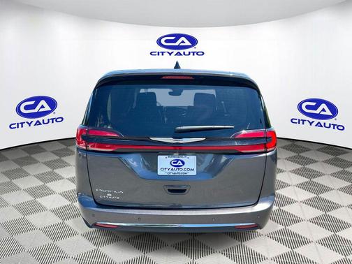 Granite Crystal Metallic Clearcoat 2023 Chrysler Pacifica Touring L