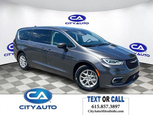 Granite Crystal Metallic Clearcoat 2023 Chrysler Pacifica Touring L