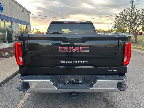 Onyx Black 2025 GMC Sierra 1500 SLT