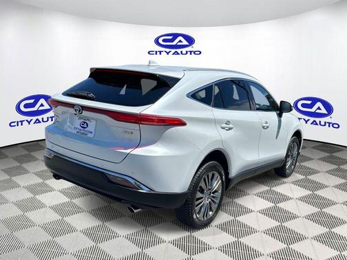 Wind Chill Pearl 2024 Toyota Venza XLE