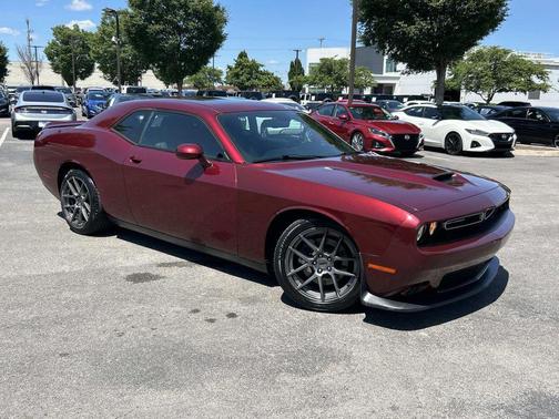 Octane Red Pearlcoat 2019 Dodge Challenger R/T