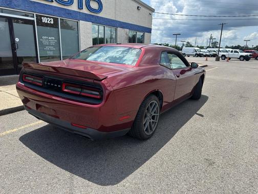 Octane Red Pearlcoat 2019 Dodge Challenger R/T