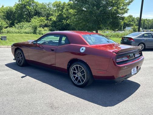 Octane Red Pearlcoat 2019 Dodge Challenger R/T