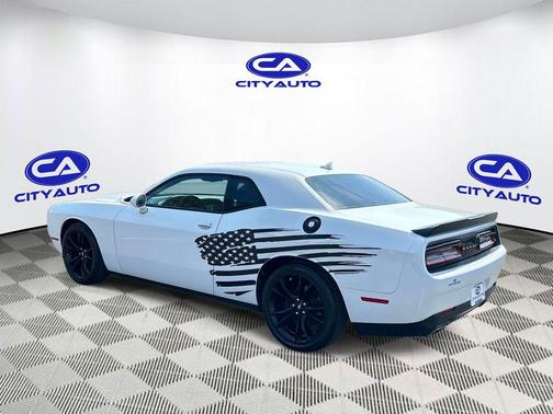 White Knuckle Clearcoat 2017 Dodge Challenger SXT