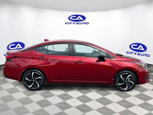 Scarlet Ember Tintcoat 2025 Nissan Versa 1.6 S