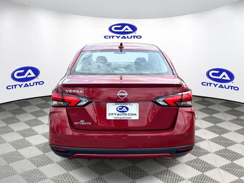 Scarlet Ember Tintcoat 2025 Nissan Versa 1.6 S