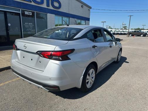 Brilliant Silver Metallic 2024 Nissan Versa 1.6 S