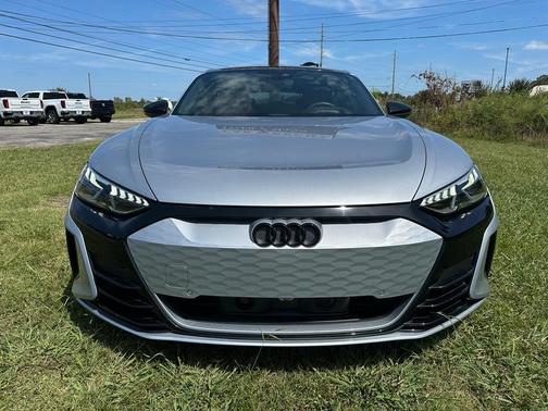 Florett Silver Metallic 2022 Audi RS e-tron GT quattro