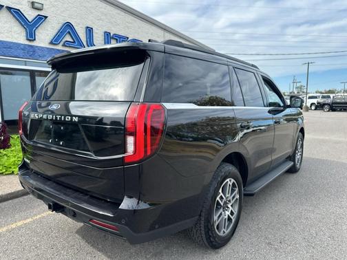 Agate Black Metallic 2025 Ford Expedition Active