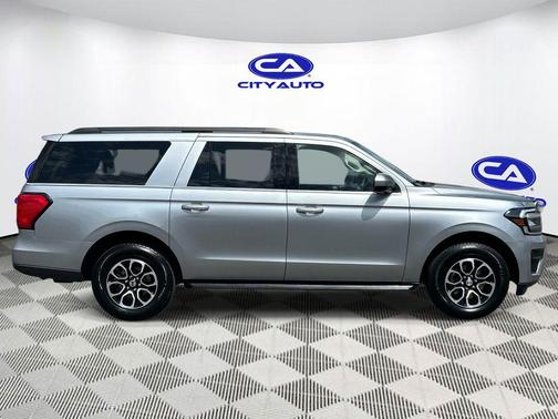 Iconic Silver Metallic 2024 Ford Expedition Max XLT