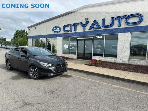 Super Black 2025 Nissan Versa 1.6 SV