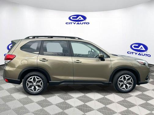 Autumn Green Metallic 2022 Subaru Forester Premium