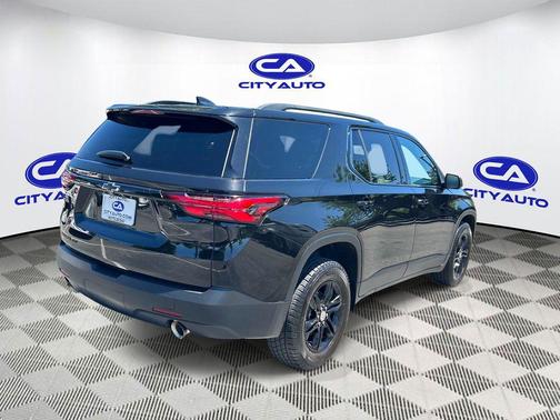 Mosaic Black Metallic 2023 Chevrolet Traverse LS