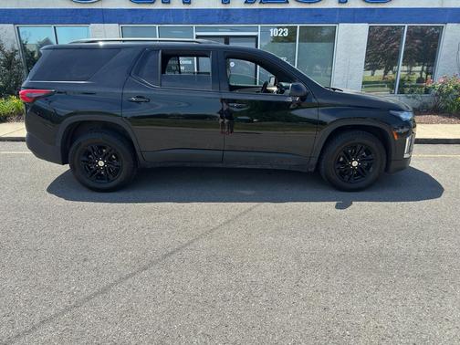 Mosaic Black Metallic 2023 Chevrolet Traverse LS