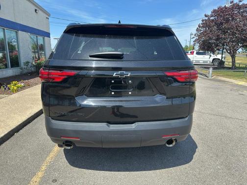 Mosaic Black Metallic 2023 Chevrolet Traverse LS