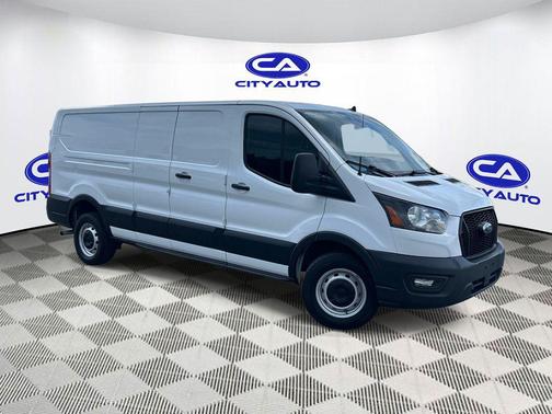 Oxford White 2022 Ford Transit-250 Base
