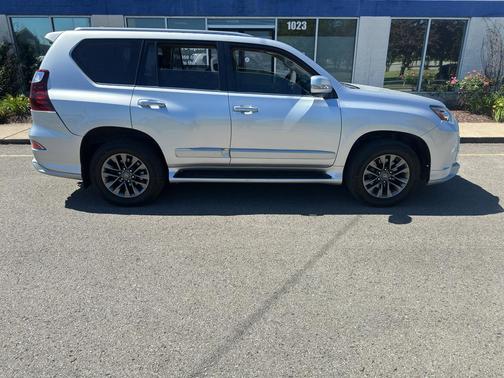Silver Lining Metallic 2019 Lexus GX 460 Premium