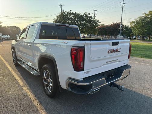 Summit White 2022 GMC Sierra 1500 SLT