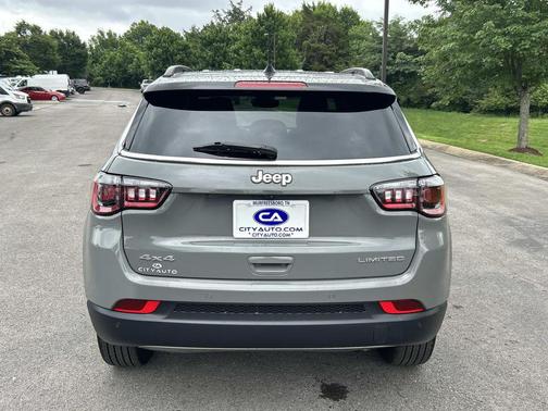 Sting-Gray Clearcoat 2024 Jeep Compass Limited