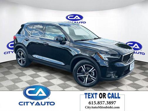 BLACK 2023 Volvo XC40 B5 Plus Bright Theme