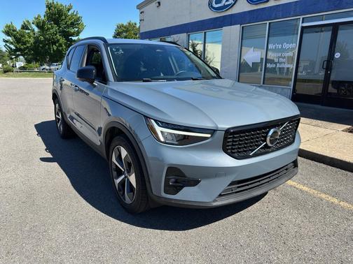 Fjord Blue Metallic 2023 Volvo XC40 B4 Ultimate Dark Theme