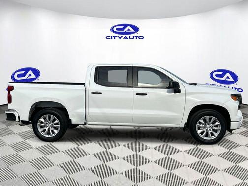 Summit White 2023 Chevrolet Silverado 1500 Custom