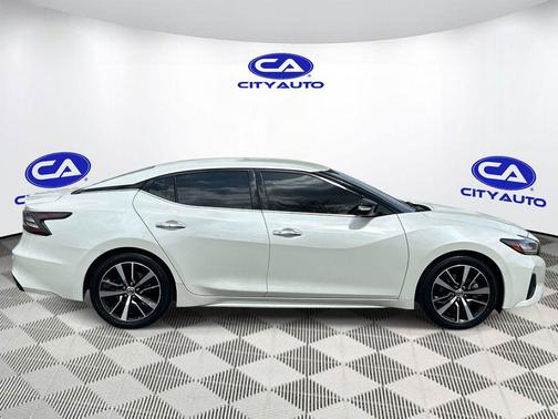 Pearl White Tricoat 2022 Nissan Maxima SV Xtronic CVT