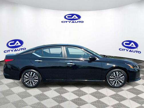 Super Black 2025 Nissan Altima SV FWD