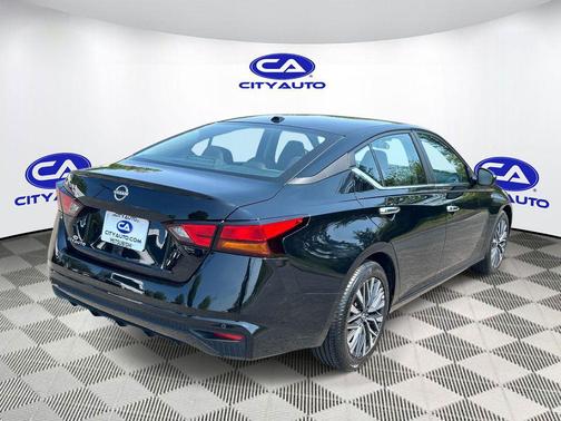 Super Black 2025 Nissan Altima SV FWD