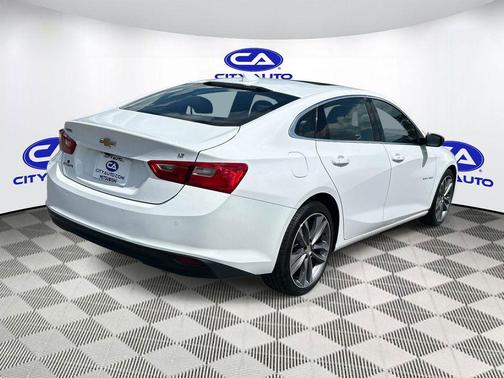 Summit White 2023 Chevrolet Malibu FWD 1LT