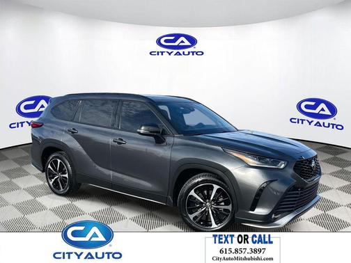 Magnetic Gray Metallic 2022 Toyota Highlander XSE