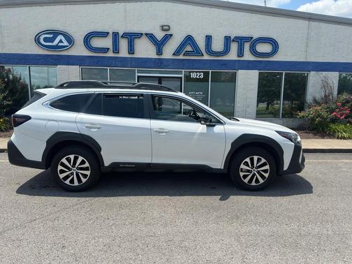 Crystal White Pearl 2023 Subaru Outback Premium