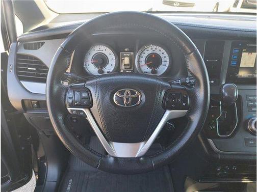 2017 Toyota Sienna SE