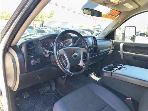 White 2011 Chevrolet Silverado 2500 LT