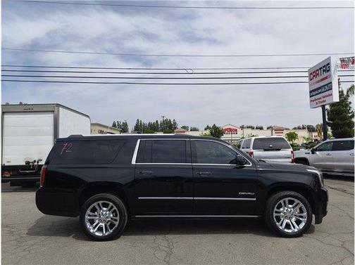 Black 2016 GMC Yukon XL Denali