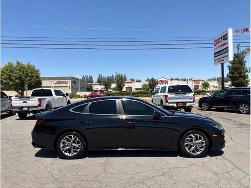 Black 2023 Hyundai SONATA SEL