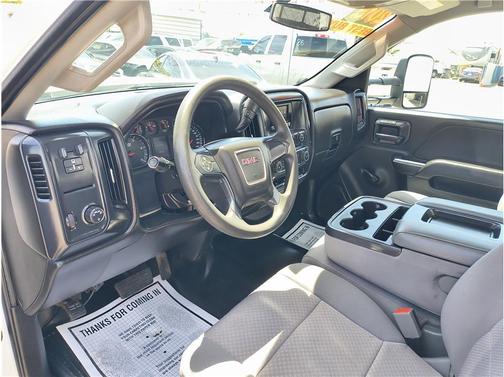 White 2015 GMC Sierra 3500 CAB&CHASSIS