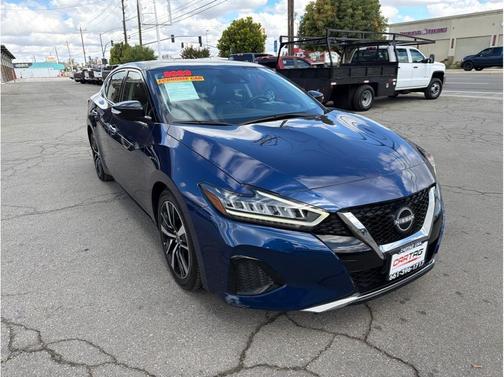 Deep Blue Pearl 2023 Nissan Maxima SV